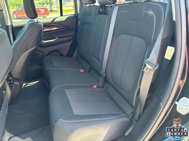 2023 Jeep Grand Cherokee Laredo 4x4