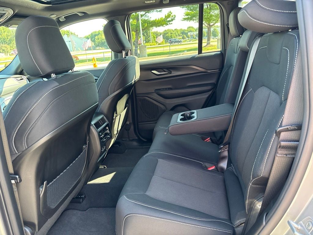 2024 Jeep Grand Cherokee Laredo X 4x4