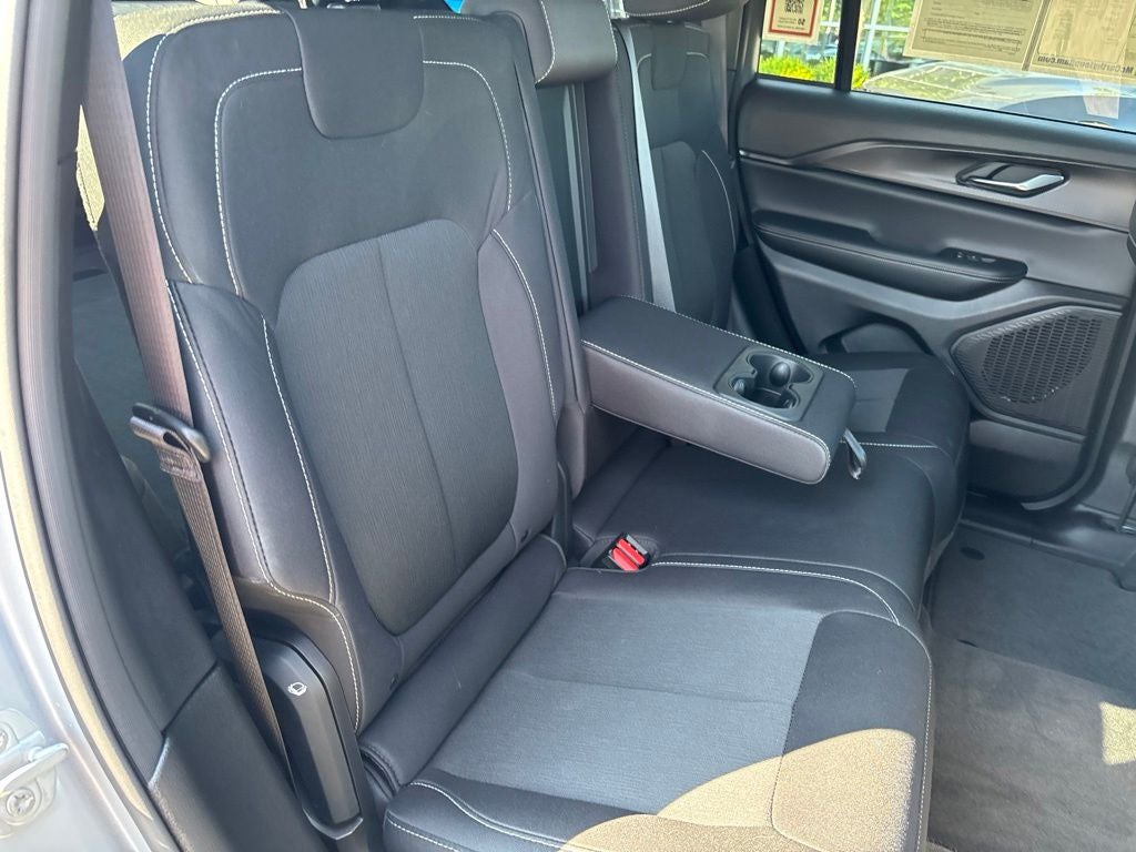 2024 Jeep Grand Cherokee Laredo X 4x4