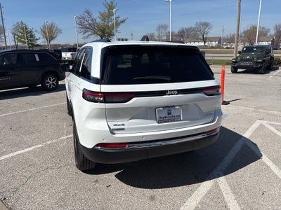 2026 Jeep Grand Cherokee Laredo