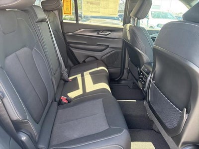 2026 Jeep Grand Cherokee GRAND CHEROKEE LAREDO 4X4