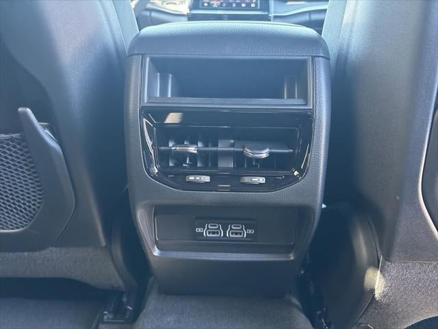 2026 Jeep Grand Cherokee GRAND CHEROKEE LAREDO 4X4