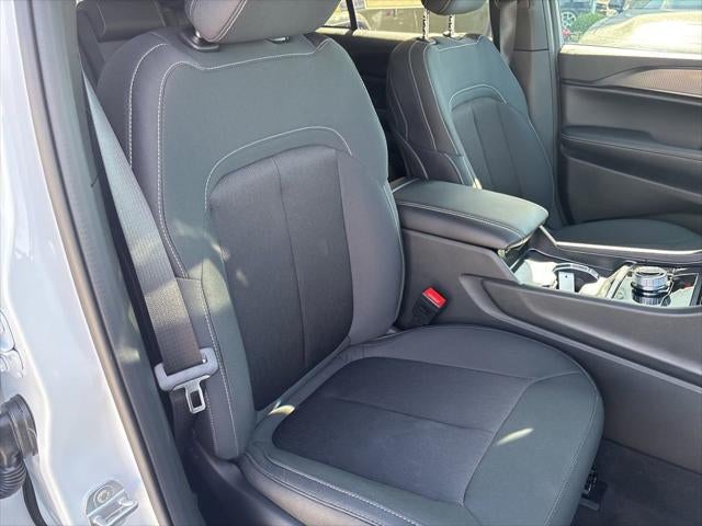 2026 Jeep Grand Cherokee GRAND CHEROKEE LAREDO 4X4