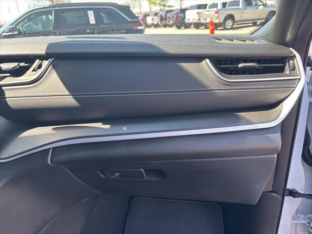 2026 Jeep Grand Cherokee GRAND CHEROKEE LAREDO 4X4