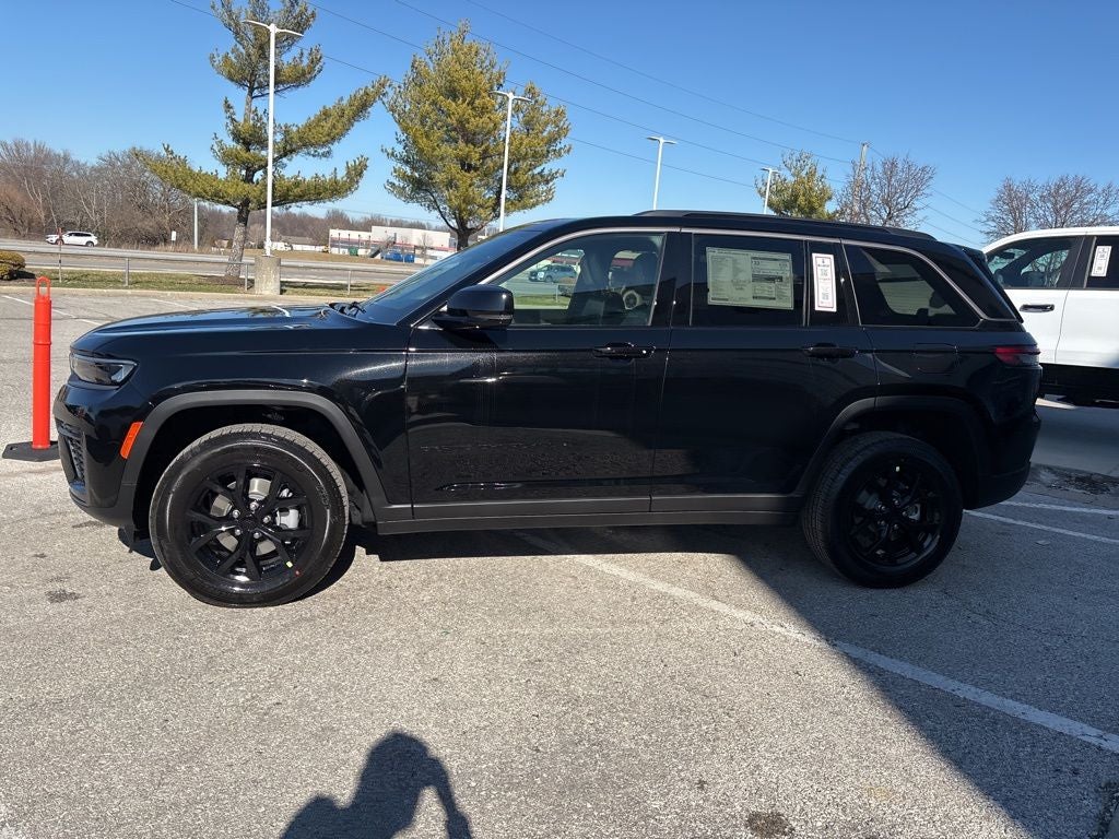 2026 Jeep Grand Cherokee Laredo