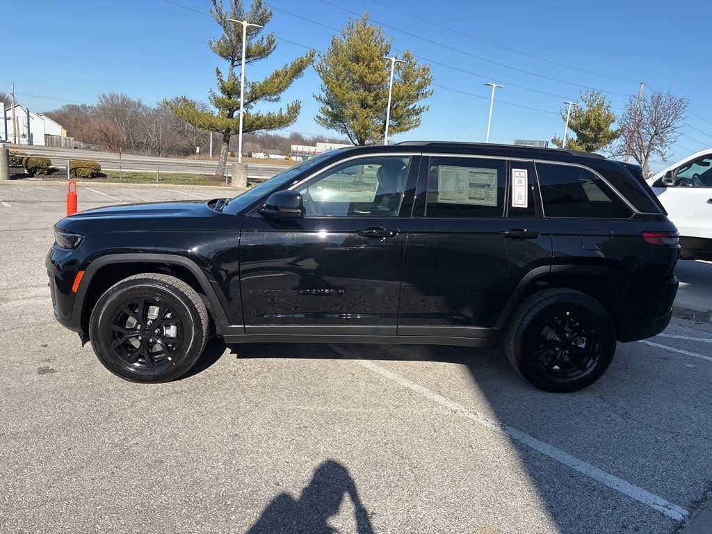 2026 Jeep Grand Cherokee Laredo