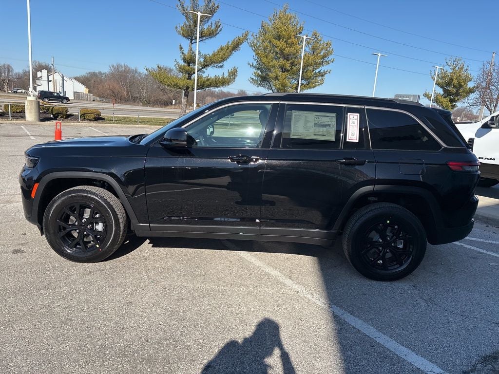 2026 Jeep Grand Cherokee Laredo