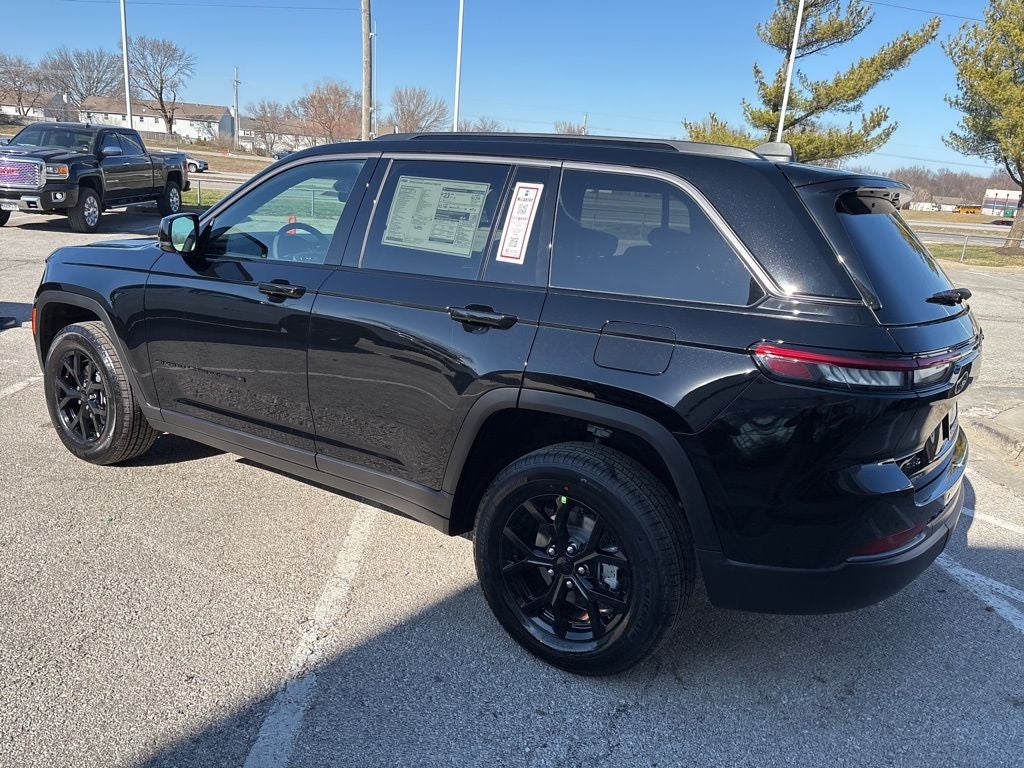 2026 Jeep Grand Cherokee Laredo