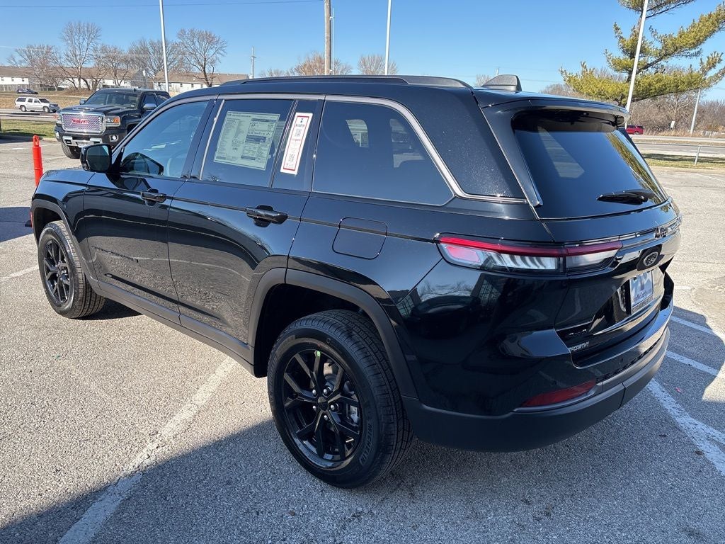 2026 Jeep Grand Cherokee Laredo