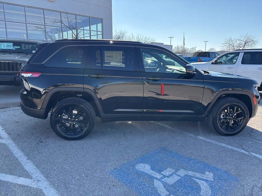 2026 Jeep Grand Cherokee Laredo