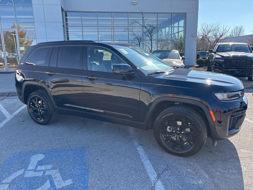 2026 Jeep Grand Cherokee Laredo