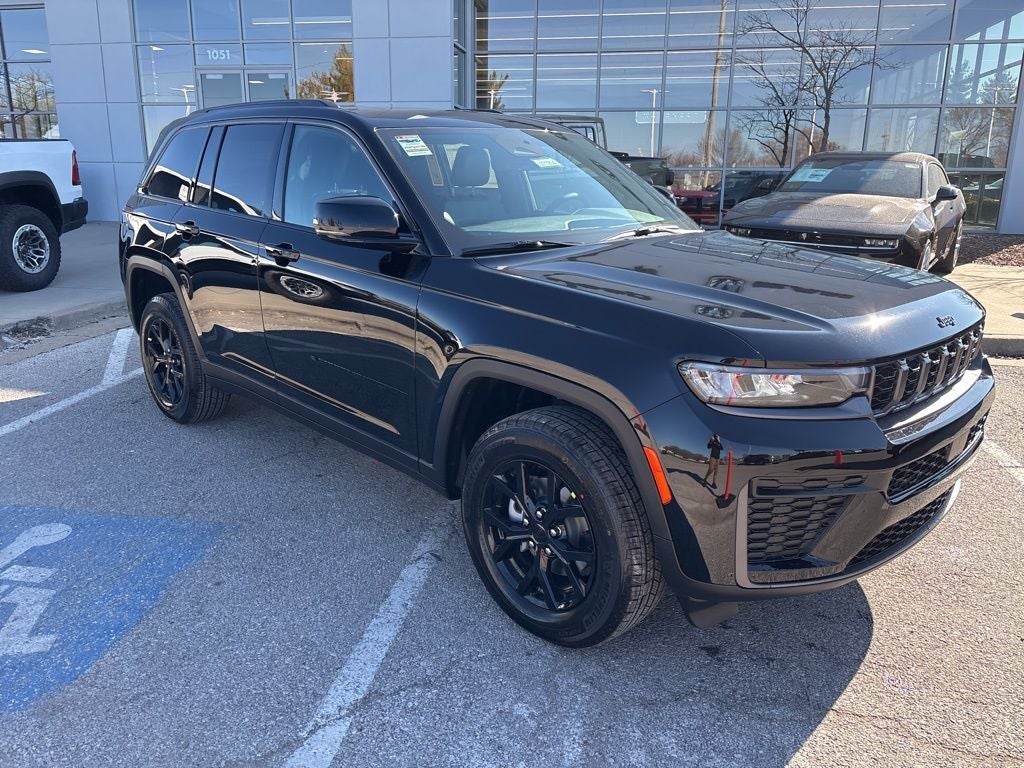 2026 Jeep Grand Cherokee Laredo