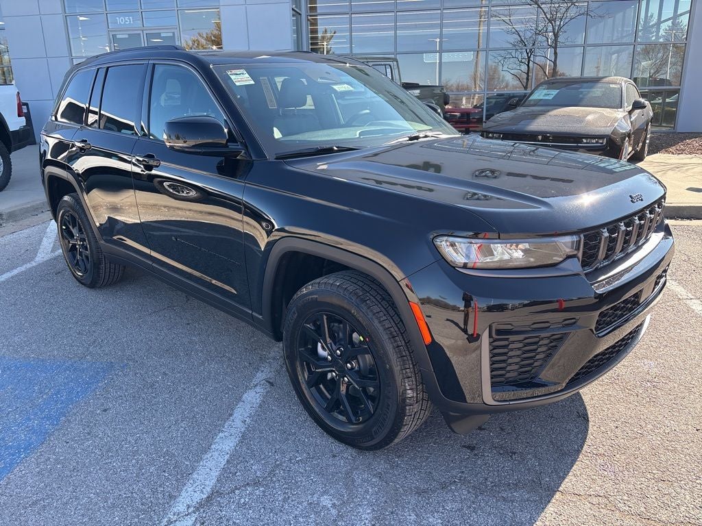 2026 Jeep Grand Cherokee Laredo