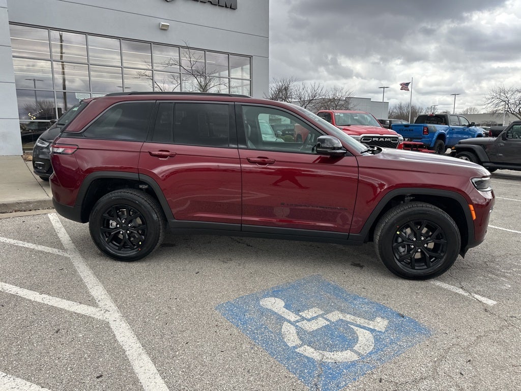 2026 Jeep Grand Cherokee Laredo