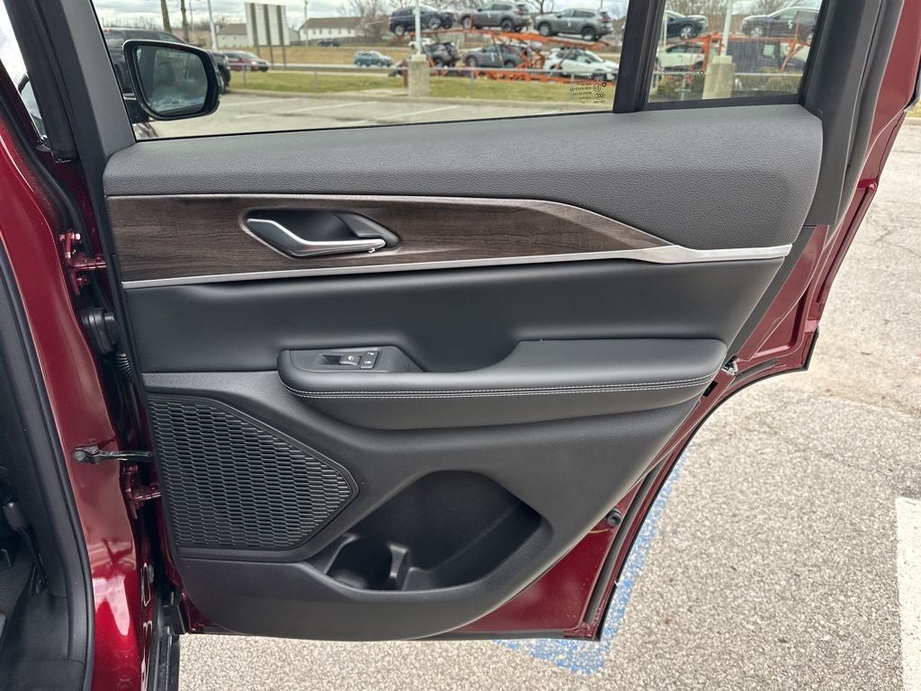 2026 Jeep Grand Cherokee Laredo