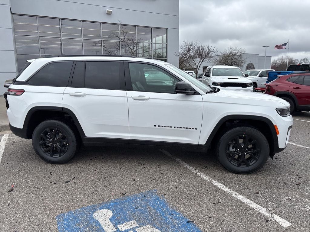 2026 Jeep Grand Cherokee Laredo