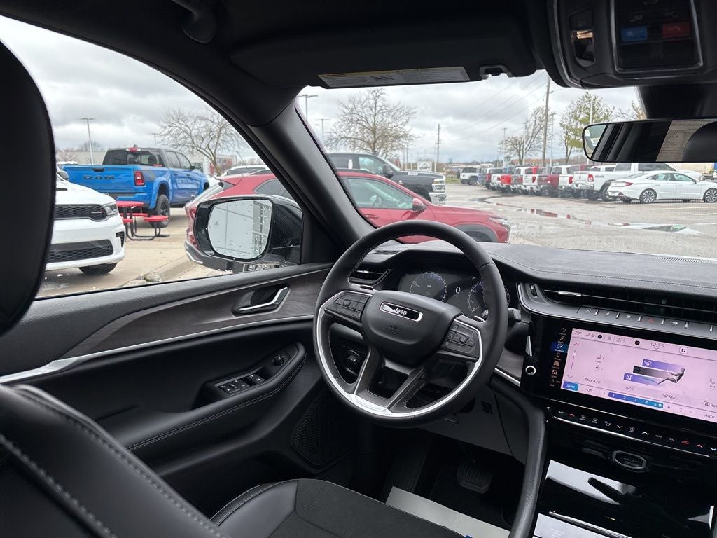 2026 Jeep Grand Cherokee Laredo