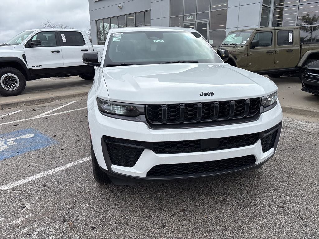 2026 Jeep Grand Cherokee Laredo