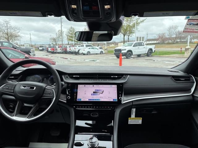 2026 Jeep Grand Cherokee GRAND CHEROKEE LAREDO ALTITUDE 4X4