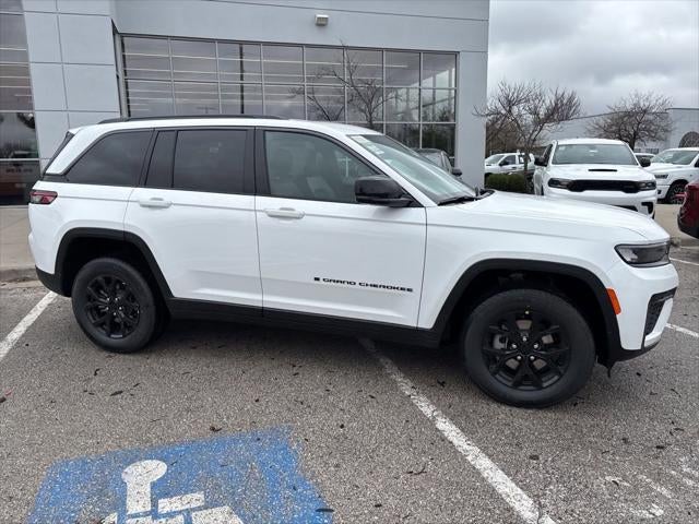 2026 Jeep Grand Cherokee GRAND CHEROKEE LAREDO ALTITUDE 4X4