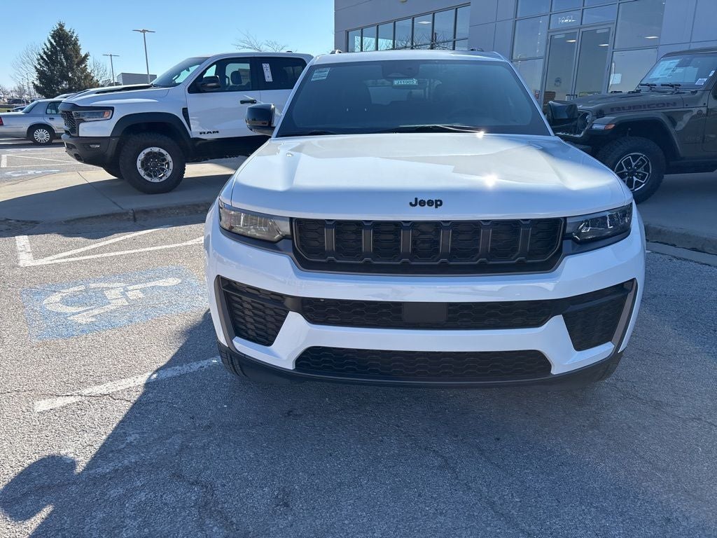 2026 Jeep Grand Cherokee Laredo