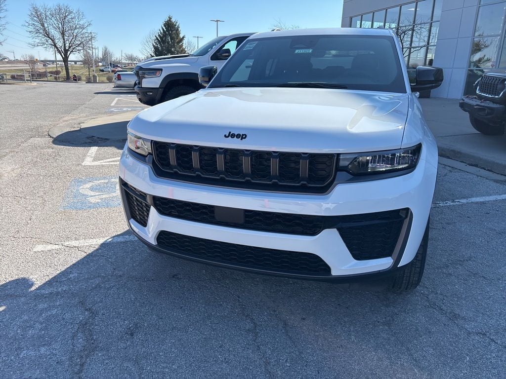 2026 Jeep Grand Cherokee Laredo