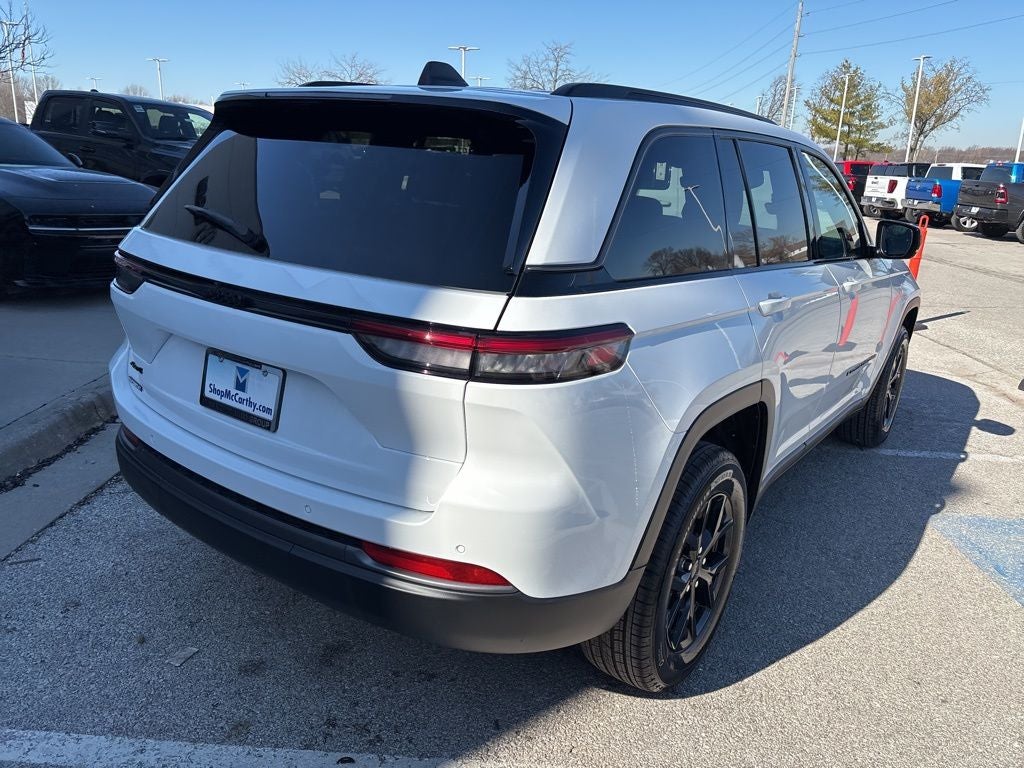 2026 Jeep Grand Cherokee Laredo