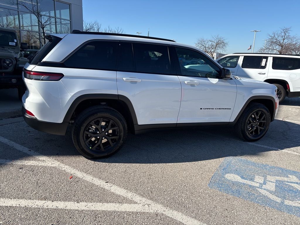2026 Jeep Grand Cherokee Laredo