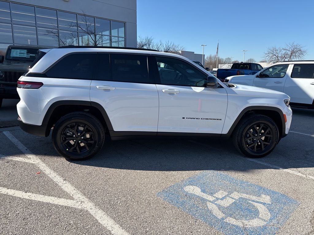 2026 Jeep Grand Cherokee Laredo