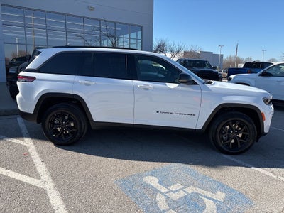 2026 Jeep Grand Cherokee Laredo