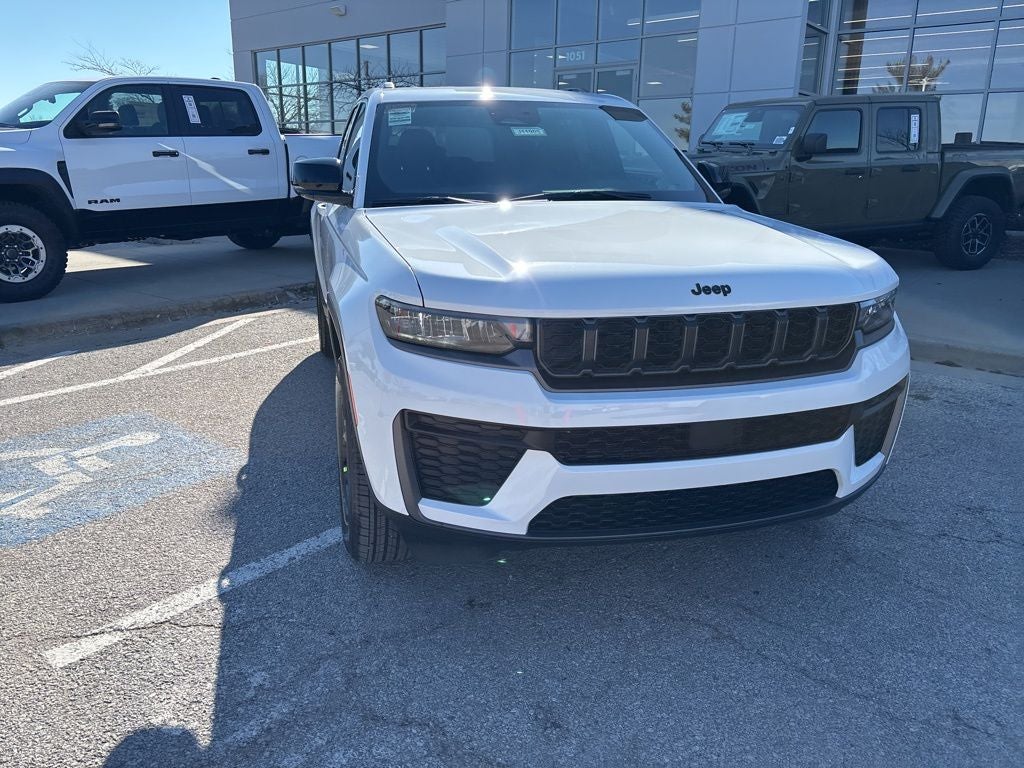 2026 Jeep Grand Cherokee Laredo