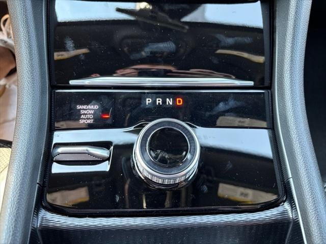 2027 Jeep Grand Cherokee Laredo Altitude