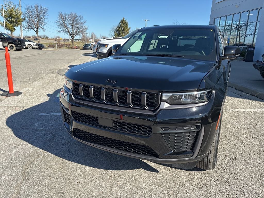2026 Jeep Grand Cherokee Laredo