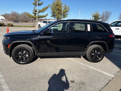 2026 Jeep Grand Cherokee Laredo