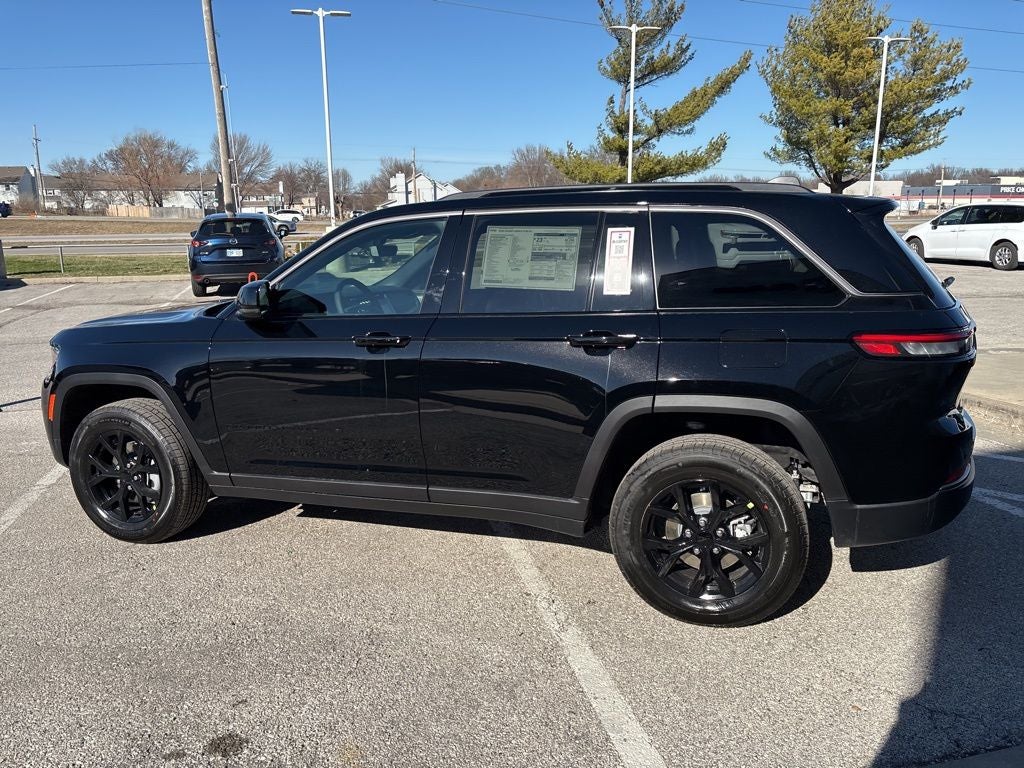 2026 Jeep Grand Cherokee Laredo