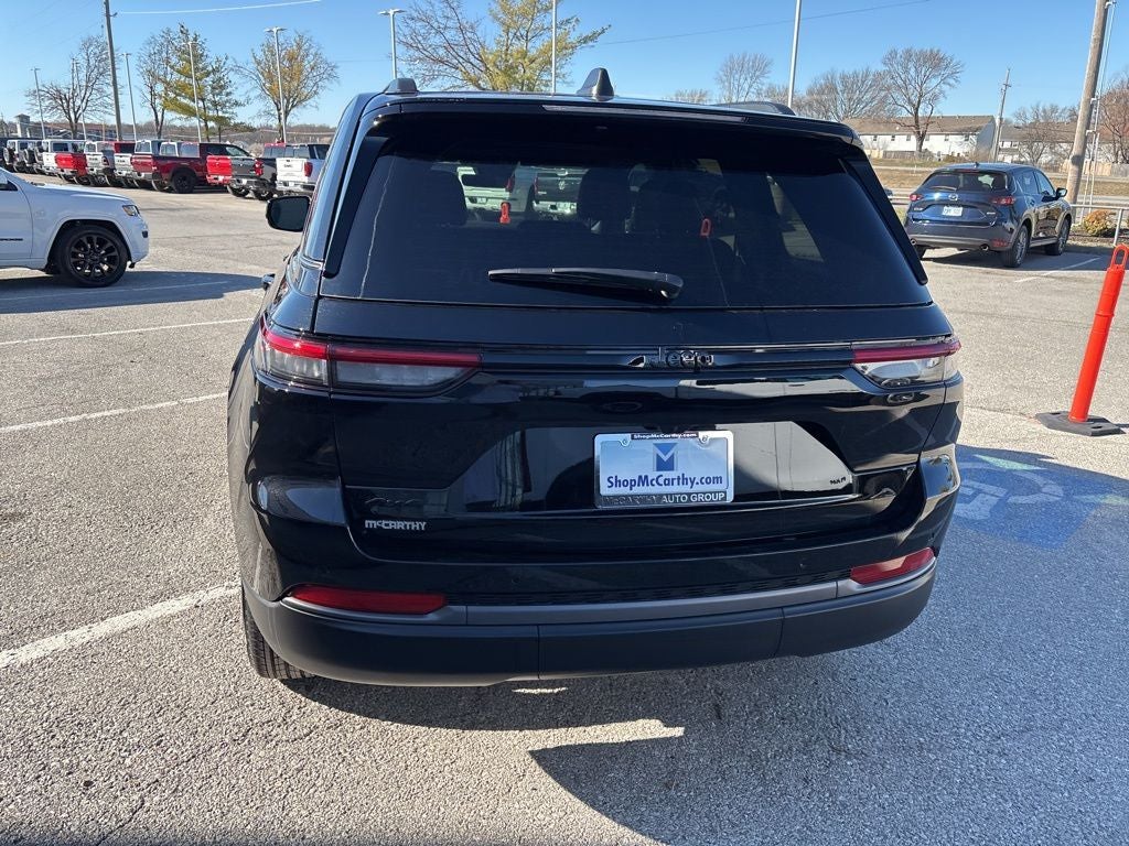 2026 Jeep Grand Cherokee Laredo