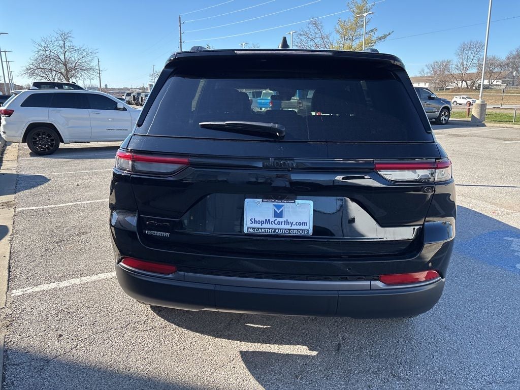 2026 Jeep Grand Cherokee Laredo