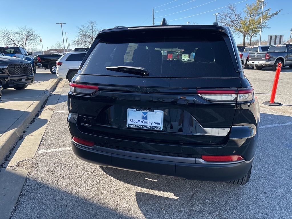 2026 Jeep Grand Cherokee Laredo