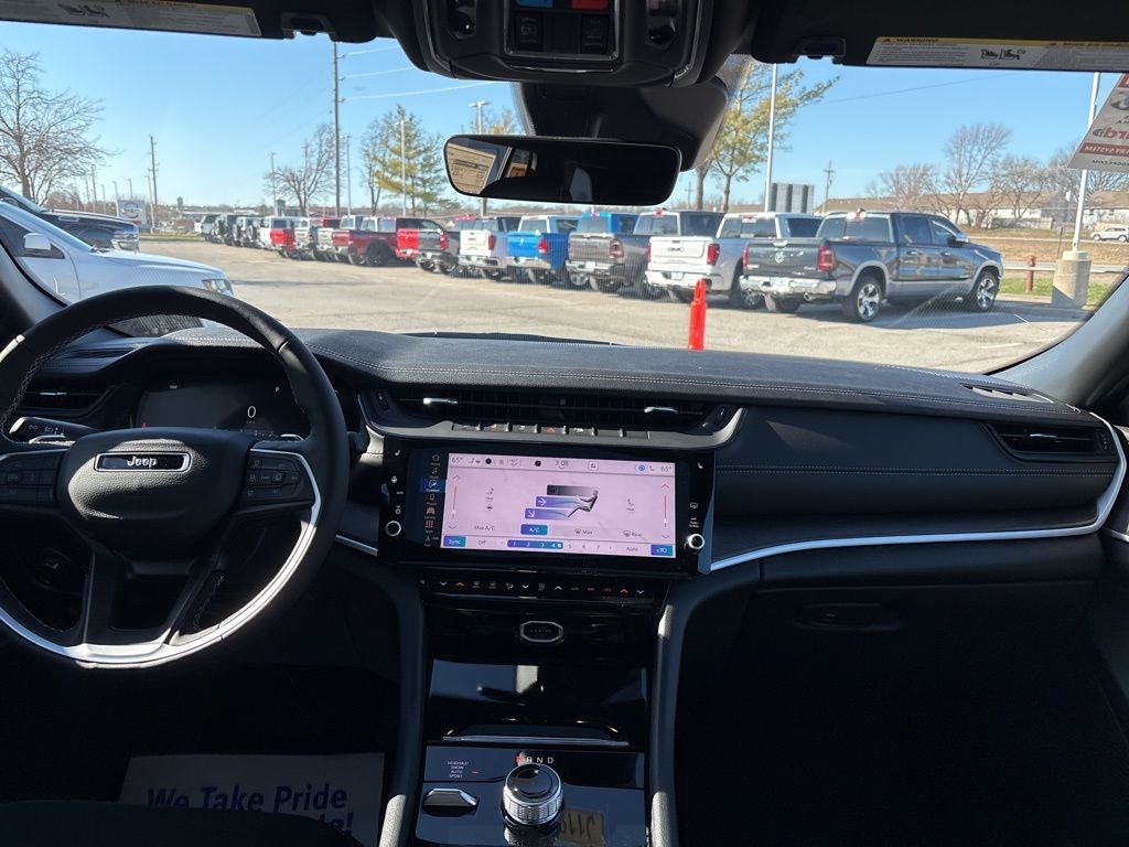 2026 Jeep Grand Cherokee Laredo