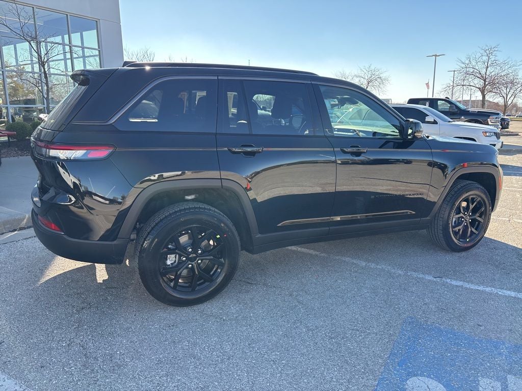 2026 Jeep Grand Cherokee Laredo