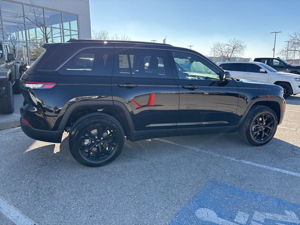2026 Jeep Grand Cherokee Laredo