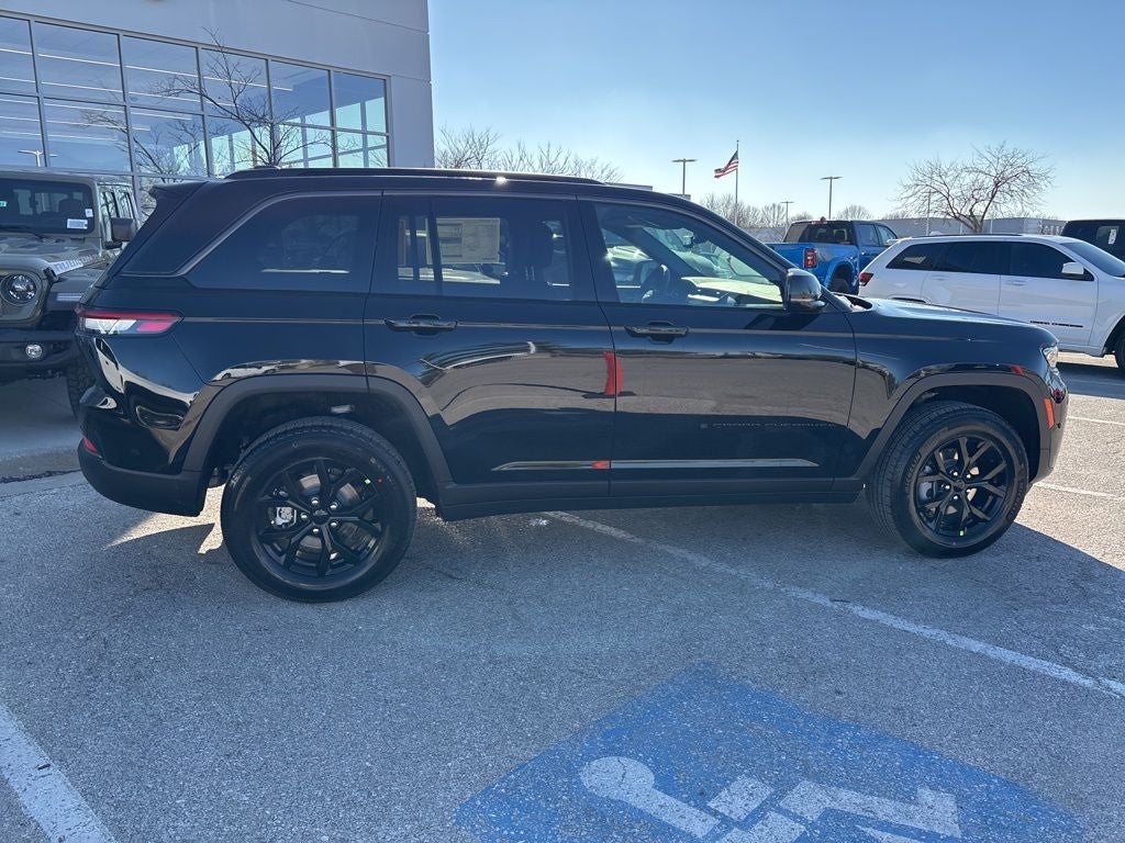 2026 Jeep Grand Cherokee Laredo