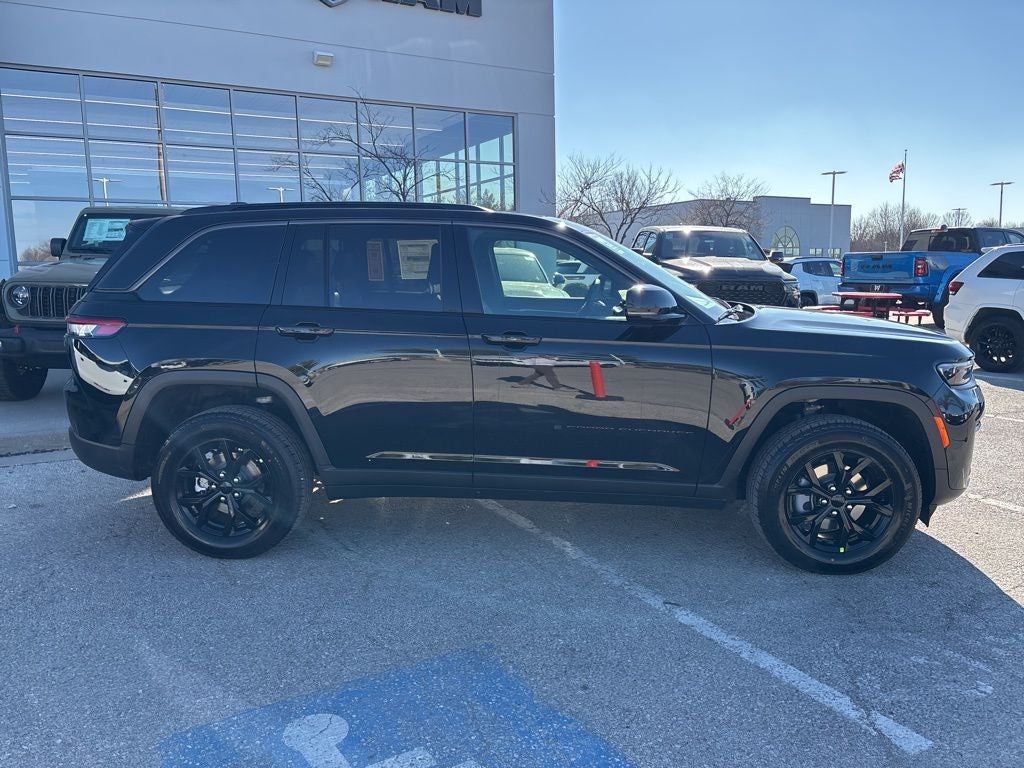 2026 Jeep Grand Cherokee Laredo