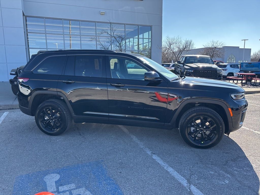 2026 Jeep Grand Cherokee Laredo