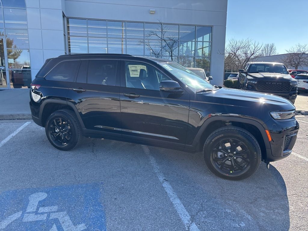 2026 Jeep Grand Cherokee Laredo