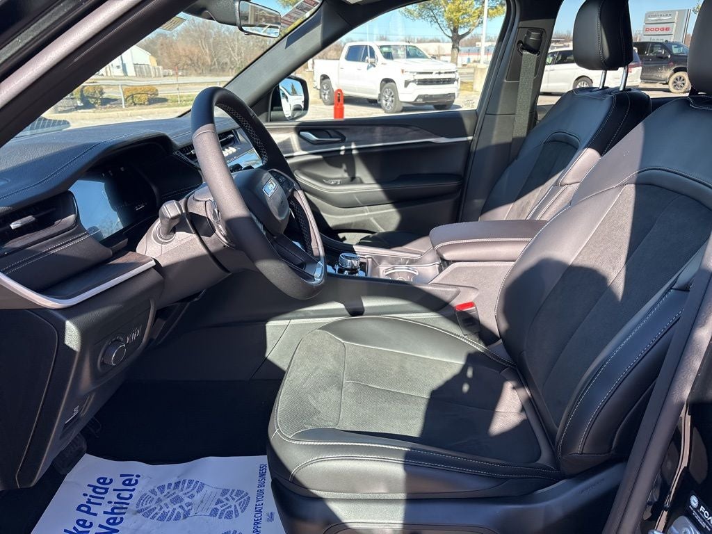 2026 Jeep Grand Cherokee Laredo