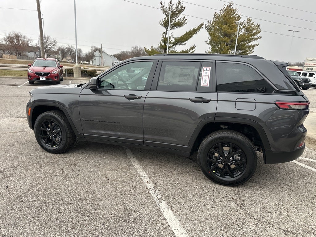 2026 Jeep Grand Cherokee Laredo