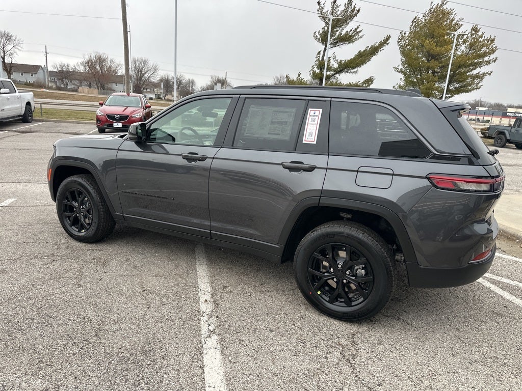 2026 Jeep Grand Cherokee Laredo