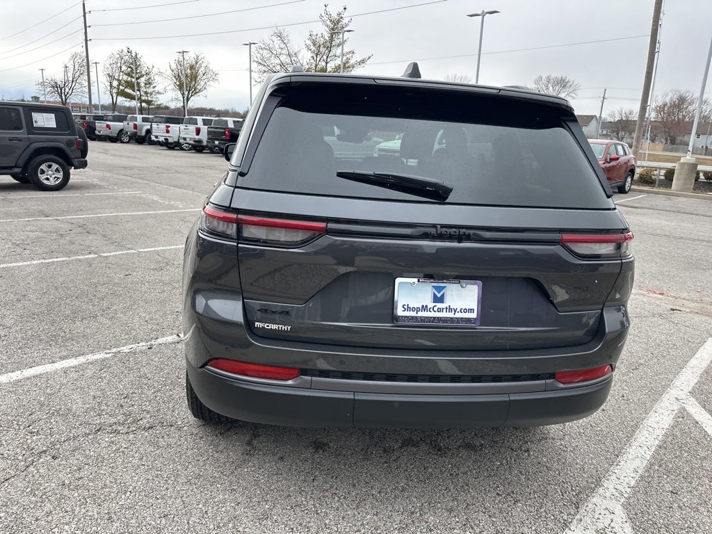 2026 Jeep Grand Cherokee Laredo