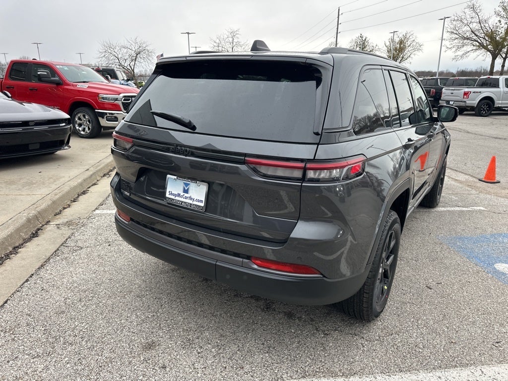 2026 Jeep Grand Cherokee Laredo